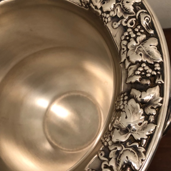 Vintage Champagne Wine Bucket Grape Vine and Leaves Repousse Silverplate - Picture 11 of 15